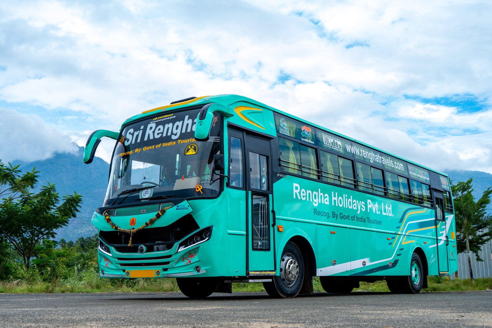 Rengha Travel Luxury Bus